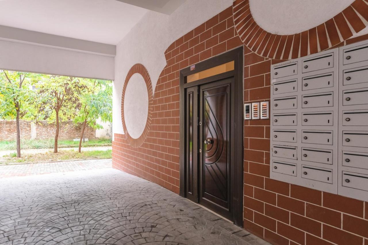 Two Steps Apartments Tirana Exterior foto
